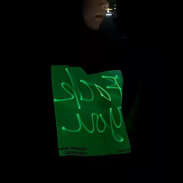 تیشرت یونیسکس مدل Glow In Dark